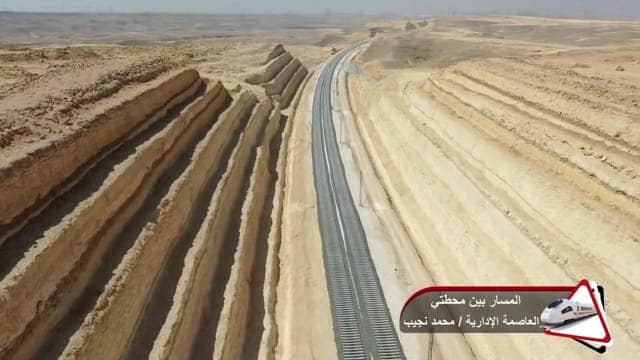 تقدم الاعمال فى عدد من محطات شبكة القطار الكهربائى السريع