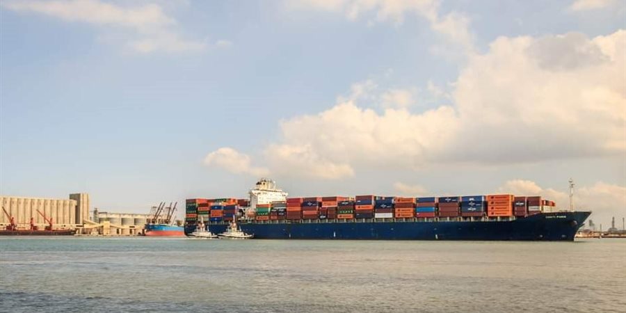 ميناء دمياط يستقبل 12 سفينة بضائع عامة ومتنوعة خلال 24 ساعة